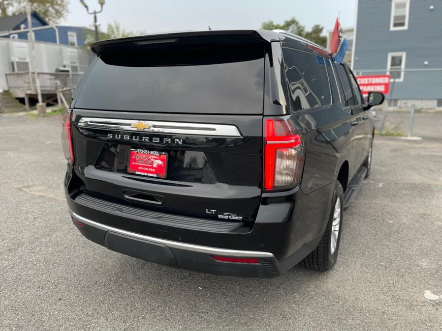 2022 Chevrolet Suburban 4WD 4dr LT photo