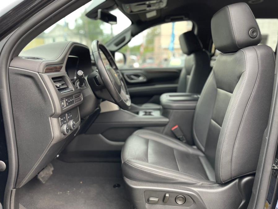 2022 Chevrolet Suburban 4WD 4dr LT photo