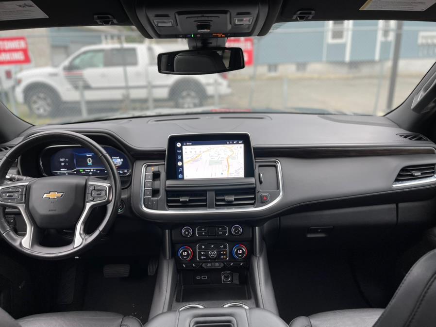 2022 Chevrolet Suburban 4WD 4dr LT photo