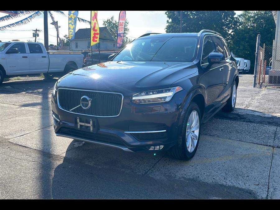 2016 Volvo XC90 T6 Momentum AWD photo