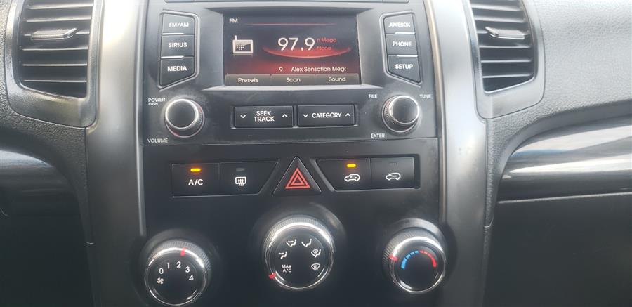 2013 Kia Sorento LX photo