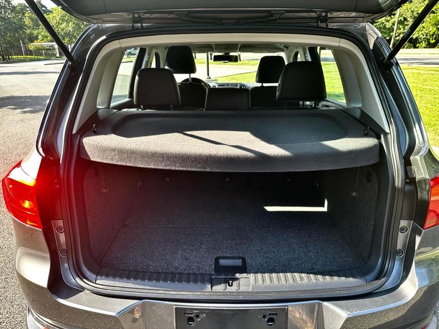 2016 Volkswagen Tiguan 2WD 4dr Auto SE photo