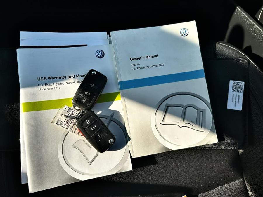 2016 Volkswagen Tiguan 2WD 4dr Auto SE photo