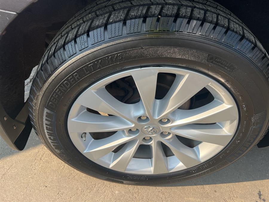 2014 Toyota Venza LE photo
