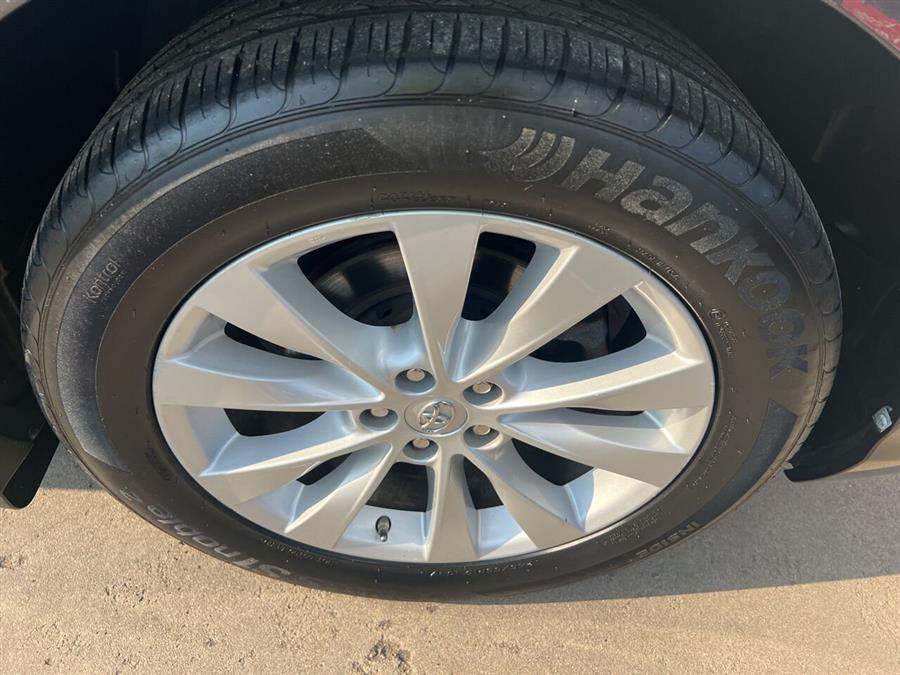 2014 Toyota Venza LE photo