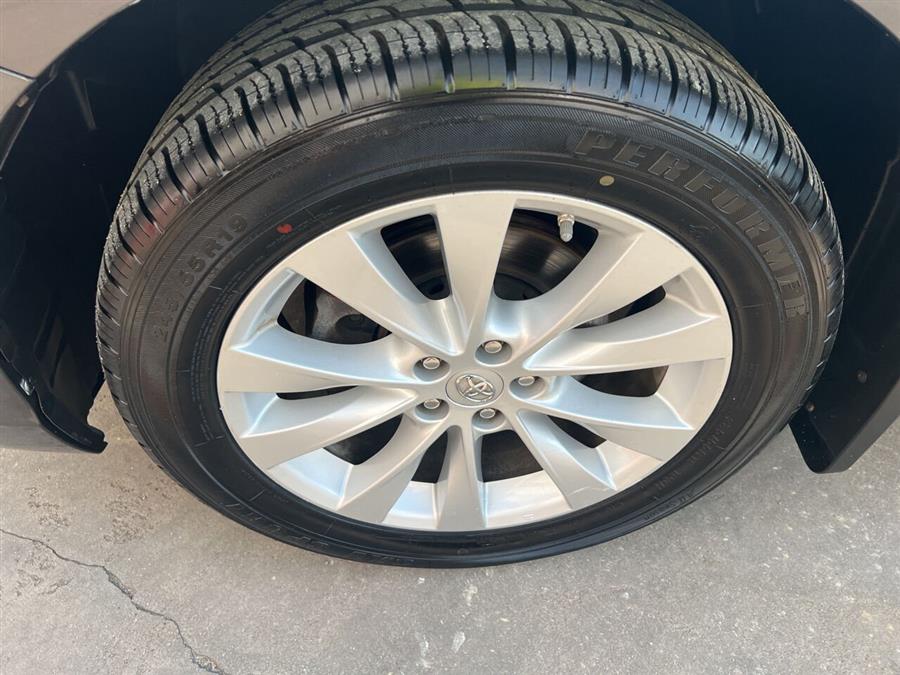 2014 Toyota Venza LE photo