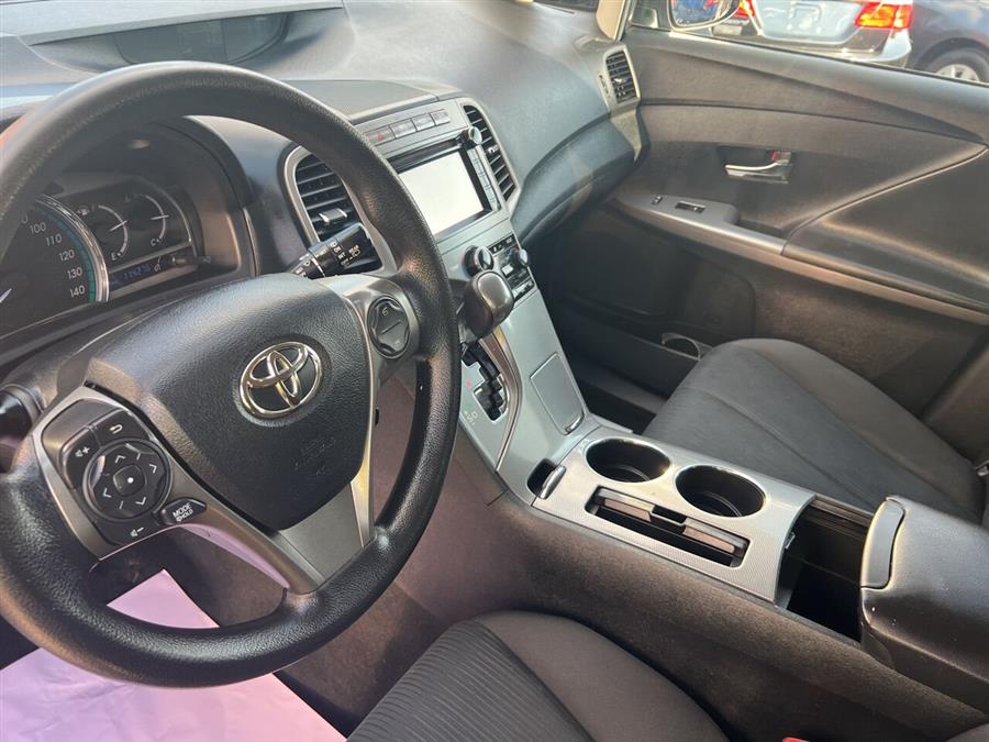 2014 Toyota Venza LE photo