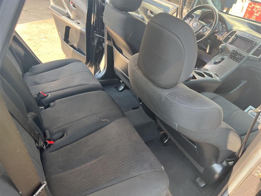 2014 Toyota Venza LE photo