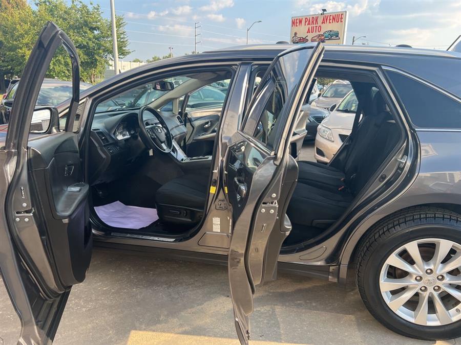 2014 Toyota Venza LE photo