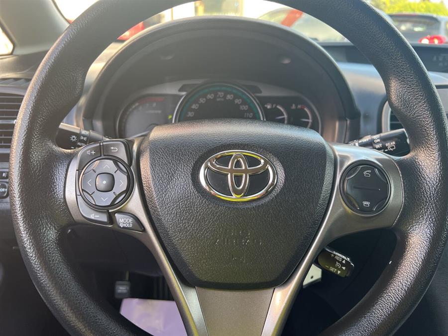 2014 Toyota Venza LE photo