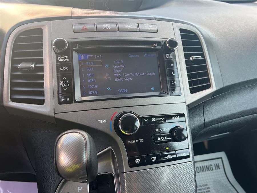 2014 Toyota Venza LE photo