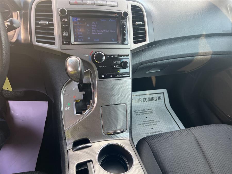 2014 Toyota Venza LE photo