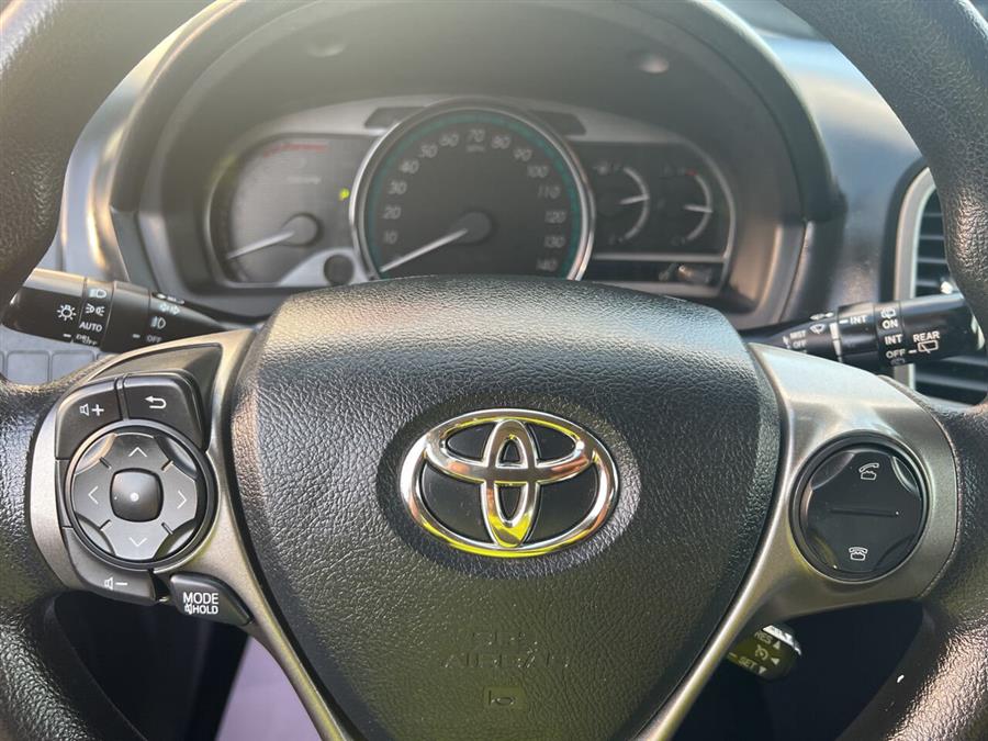 2014 Toyota Venza LE photo
