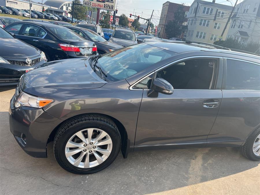 2014 Toyota Venza LE photo