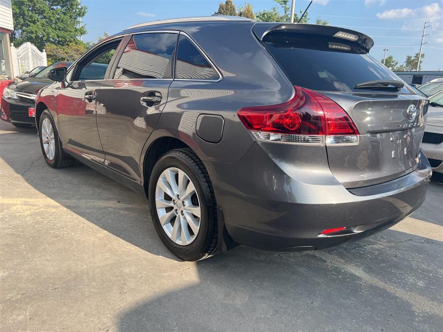 2014 Toyota Venza LE photo