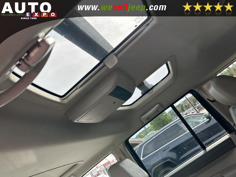 2008 Jeep Commander Overland photo