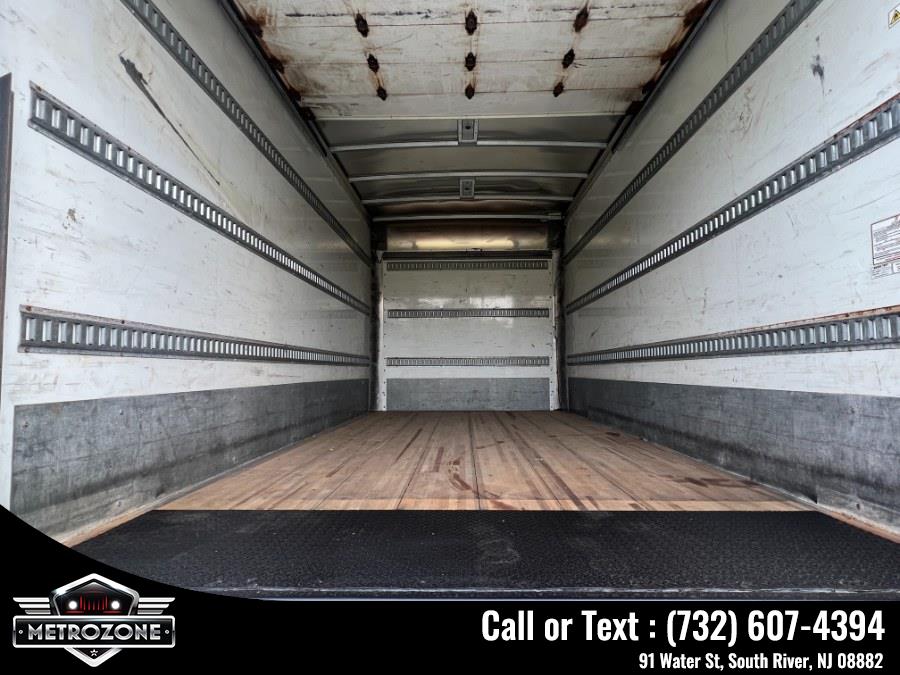 2020 Hino 195 16 Feet Box photo
