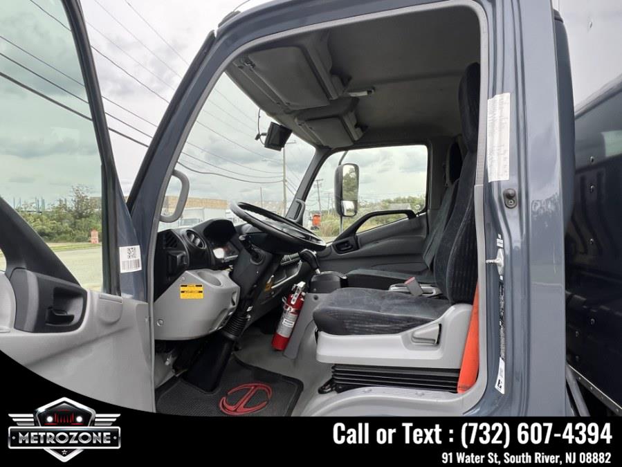 2020 Hino 195 16 Feet Box photo