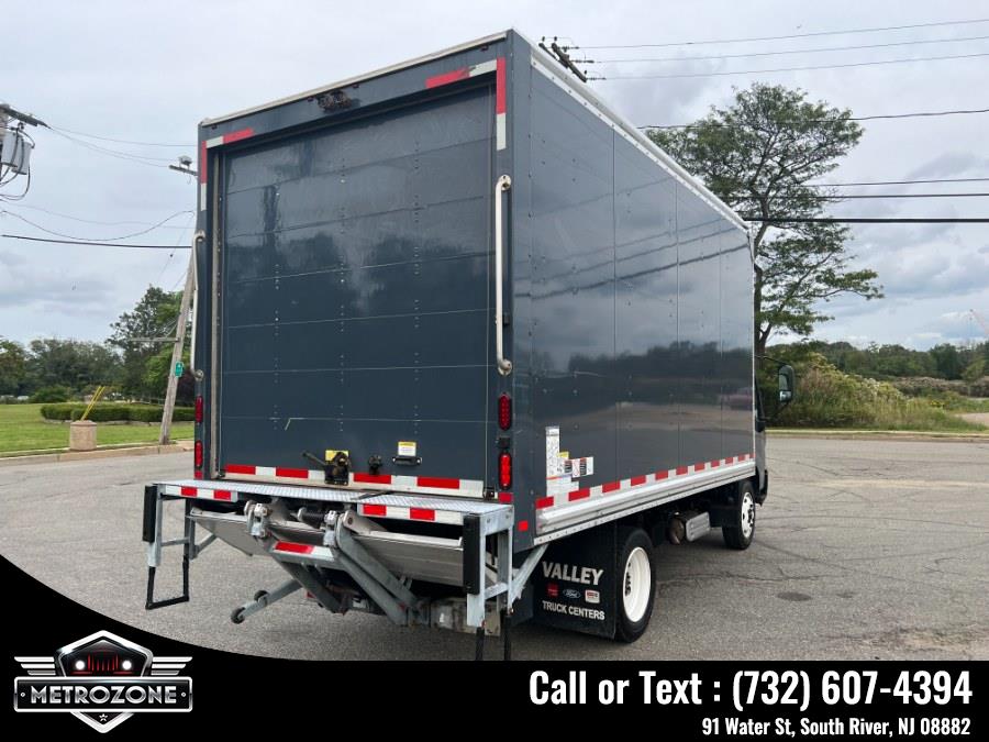 2020 Hino 195 16 Feet Box photo