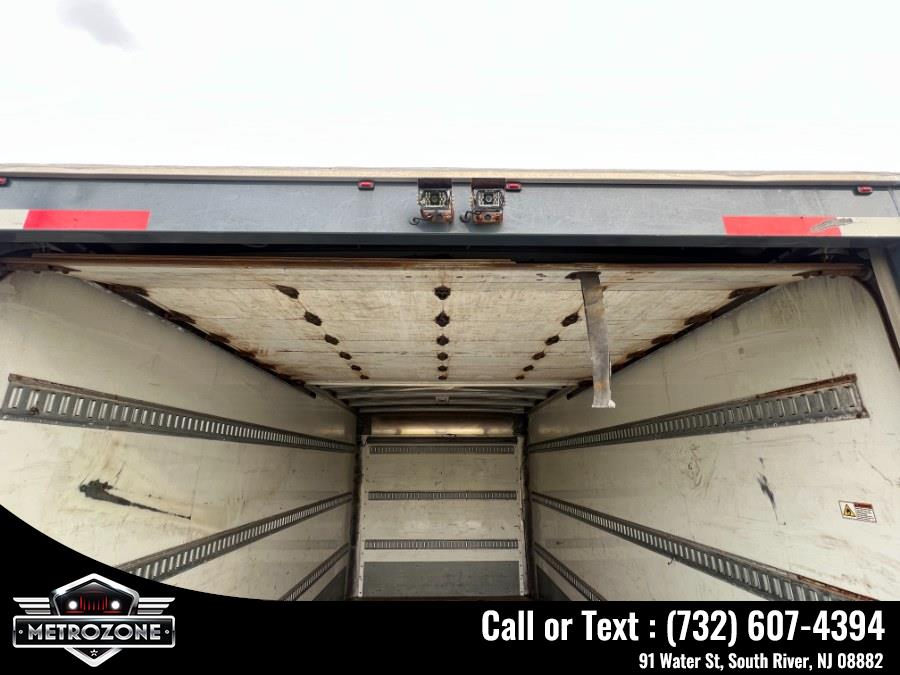 2020 Hino 195 16 Feet Box photo