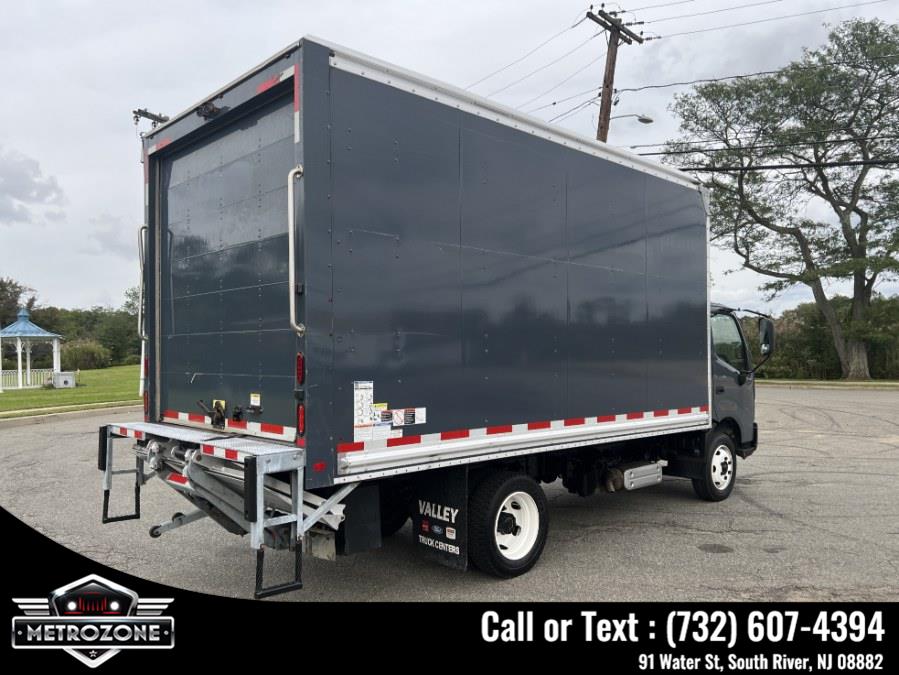 2020 Hino 195 16 Feet Box photo