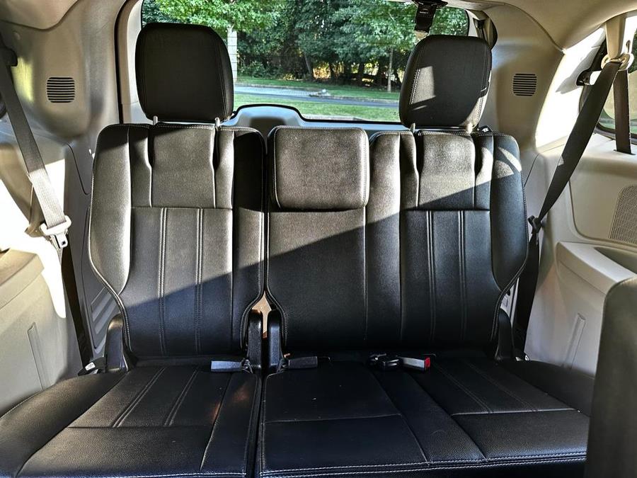 2016 Chrysler Town & Country 4dr Wgn Touring photo