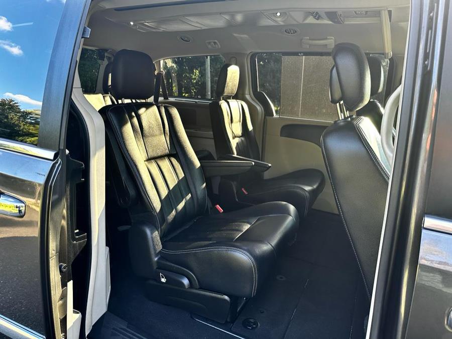 2016 Chrysler Town & Country 4dr Wgn Touring photo