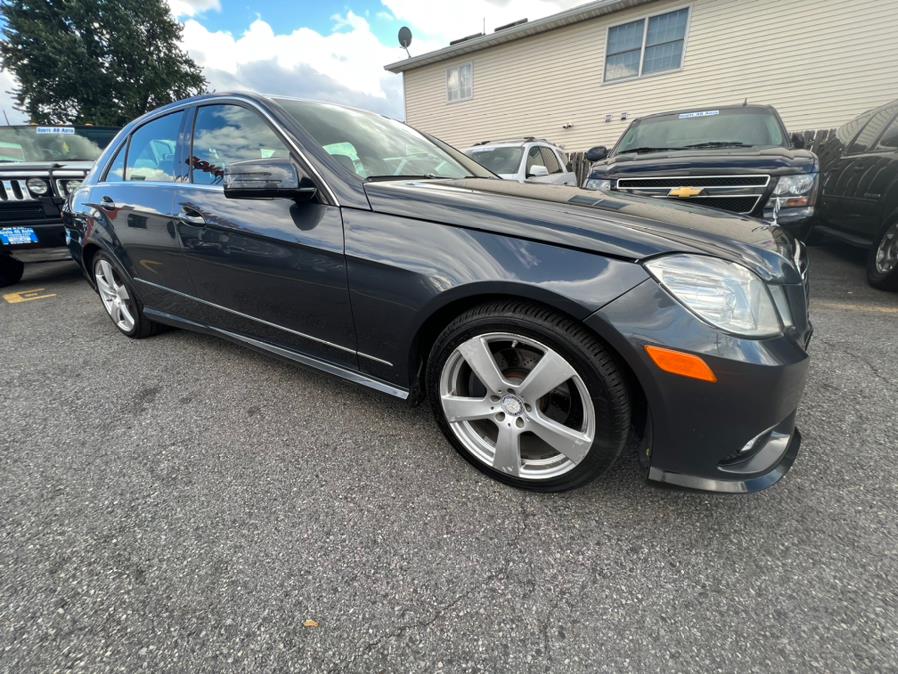 2011 Mercedes-Benz E-Class E350 4MATIC Luxury photo