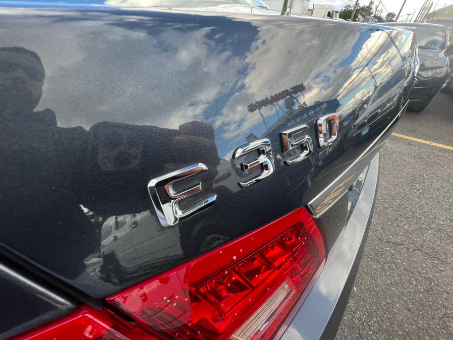 2011 Mercedes-Benz E-Class E350 4MATIC Luxury photo