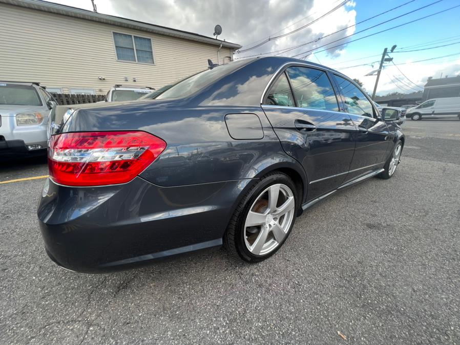 2011 Mercedes-Benz E-Class E350 4MATIC Luxury photo