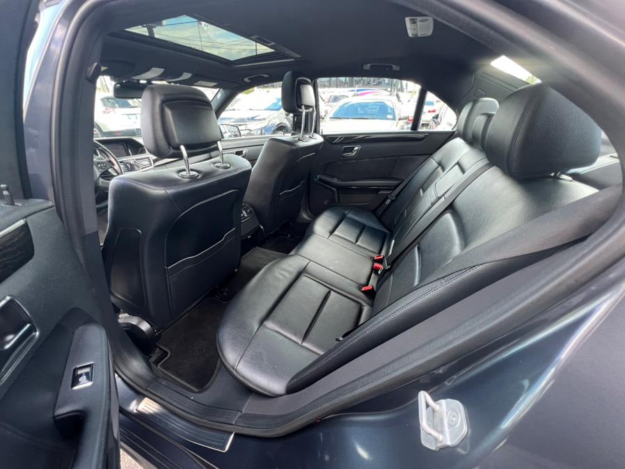 2011 Mercedes-Benz E-Class E350 4MATIC Luxury photo