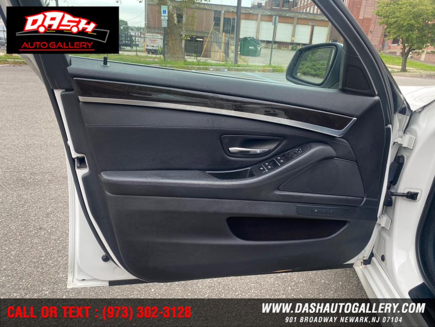 2016 BMW 5-Series 4dr Sdn 528i xDrive AWD photo