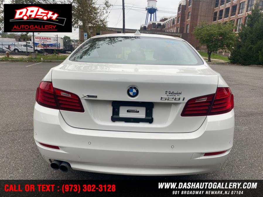 2016 BMW 5-Series 4dr Sdn 528i xDrive AWD photo