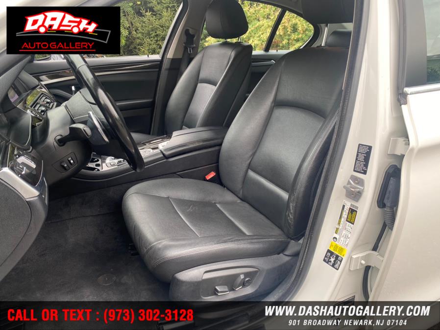 2016 BMW 5-Series 4dr Sdn 528i xDrive AWD photo