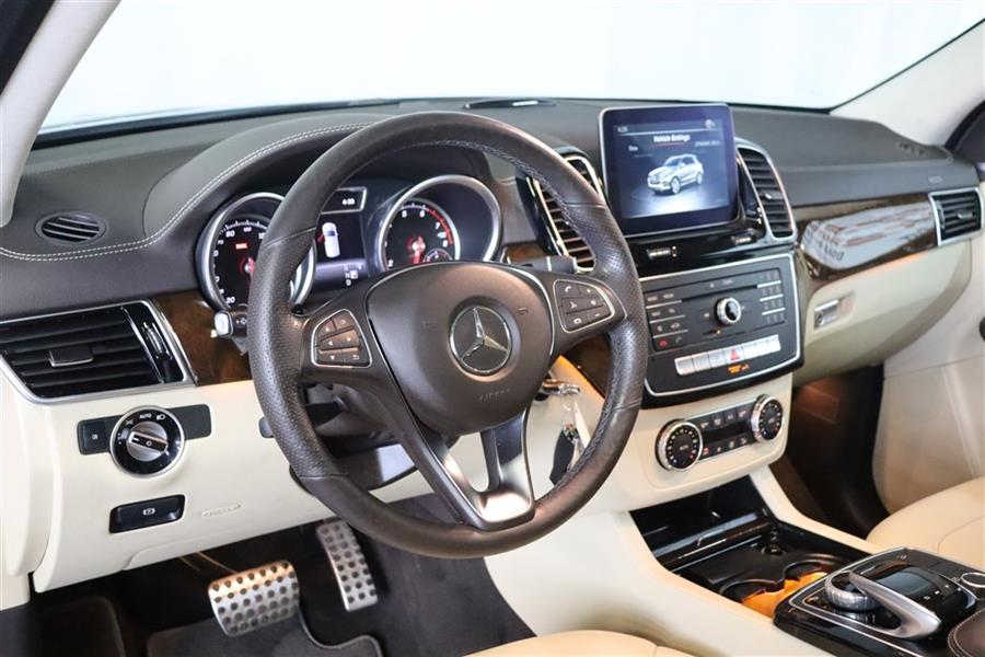 2017 Mercedes-Benz GLE 400 4MATIC photo