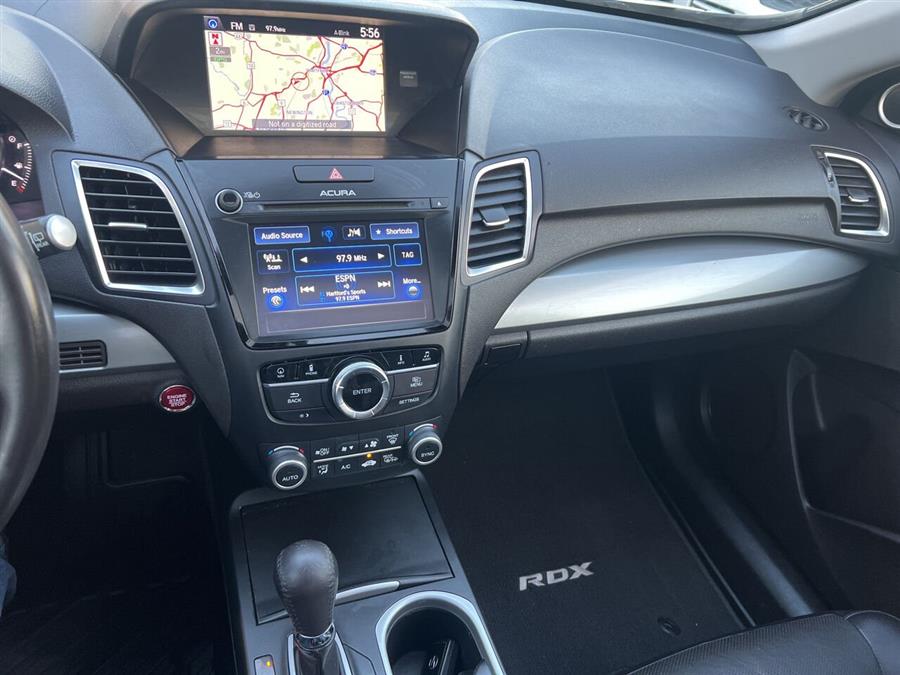 2017 Acura RDX w/Tech AWD 4dr SUV w/Technolog photo