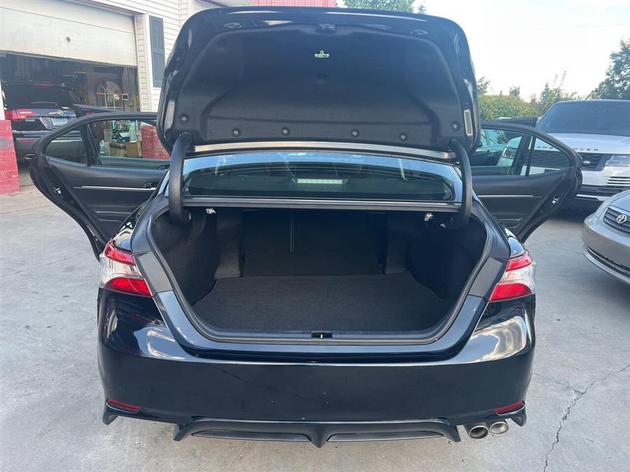 2018 Toyota Camry SE 4dr Sedan photo