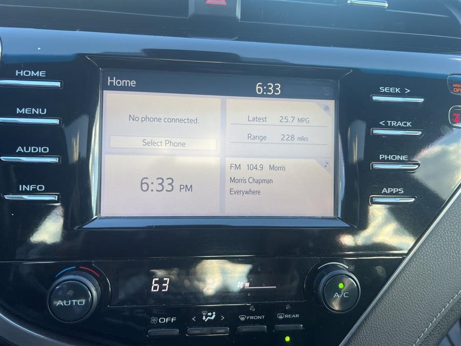 2018 Toyota Camry SE 4dr Sedan photo