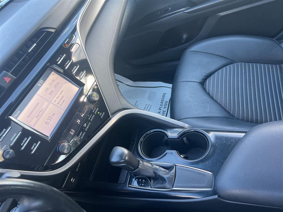 2018 Toyota Camry SE 4dr Sedan photo
