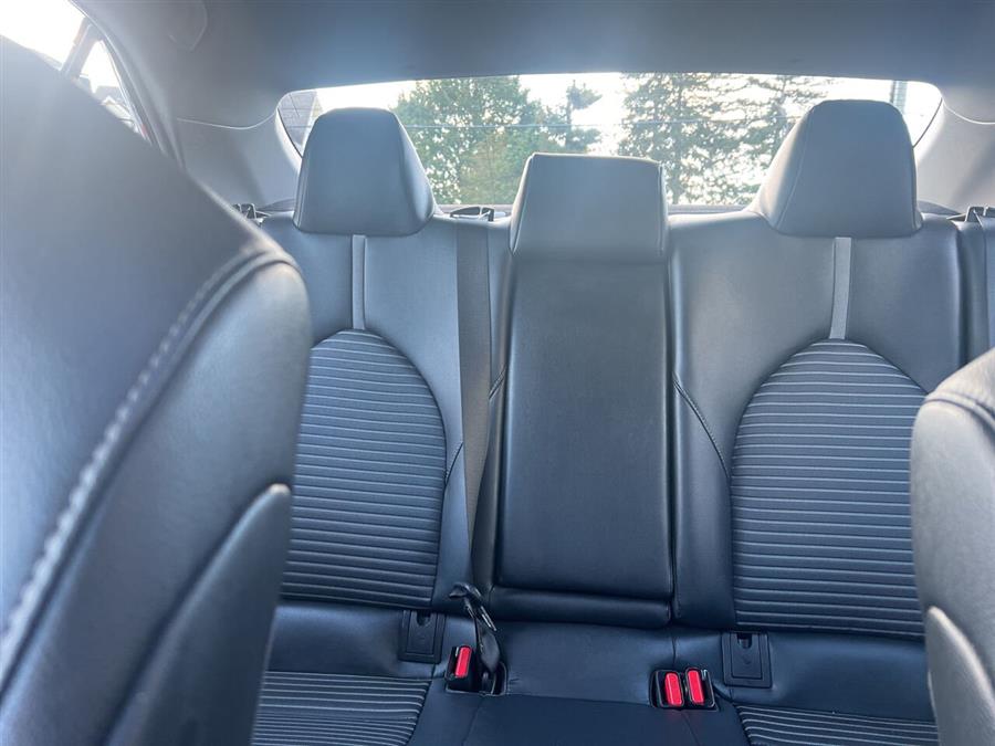 2018 Toyota Camry SE 4dr Sedan photo