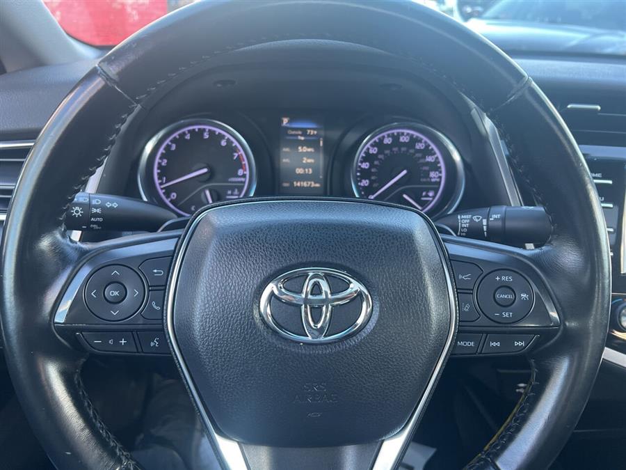 2018 Toyota Camry SE 4dr Sedan photo