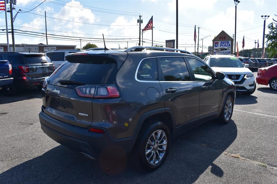 2021 Jeep Cherokee LATITUDE LUX photo