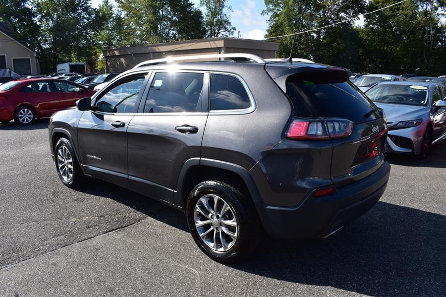 2021 Jeep Cherokee LATITUDE LUX photo