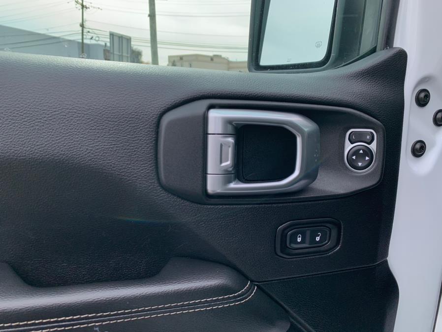 2020 Jeep Gladiator Overland 4x4 photo