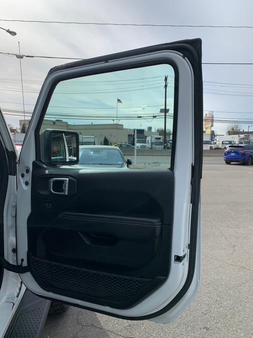 2020 Jeep Gladiator Overland 4x4 photo