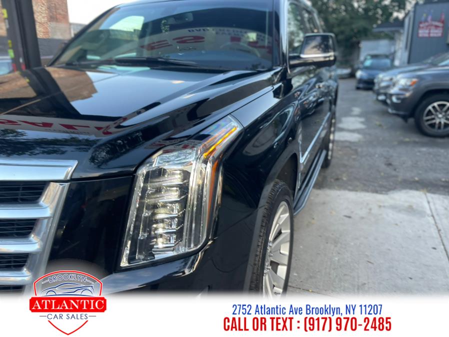 2018 Cadillac Escalade 4WD 4dr photo
