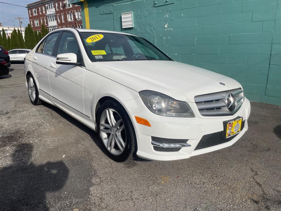 2013 Mercedes-Benz C-Class C300 4MATIC Luxury photo