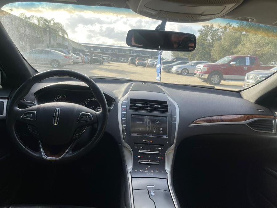 2013 Lincoln MKZ photo