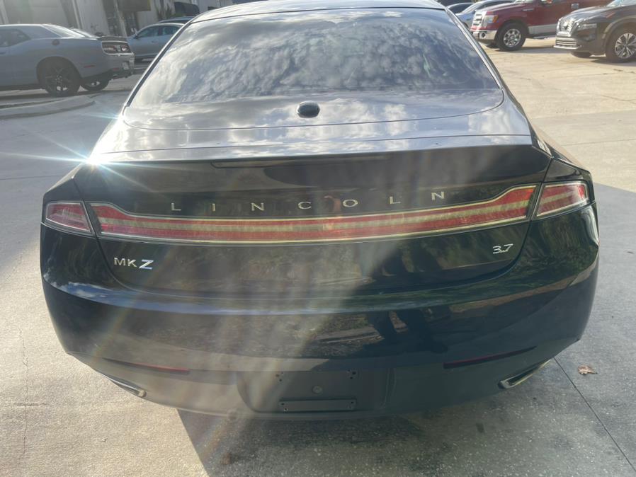 2013 Lincoln MKZ photo