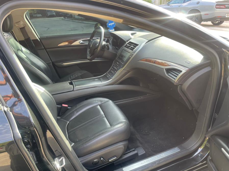 2013 Lincoln MKZ photo